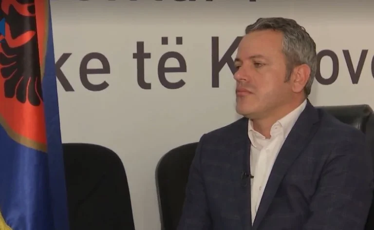 Gashi: Kurti bëri dy gabime, me shkarkimin e Veliut e vulosi prishjen e koalicionit