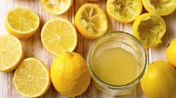 Trattamento con 12 limoni e capelli per la salute digestiva e dello stomaco