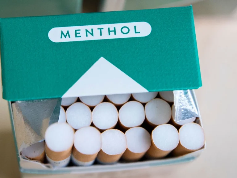 EU bans mentom smoking