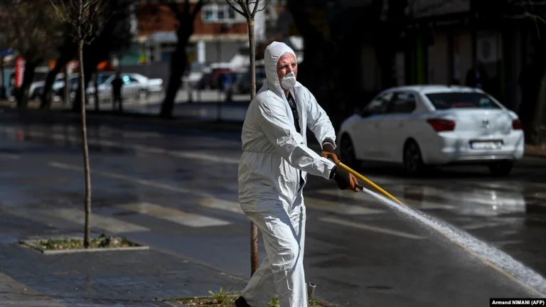 Government requires cleanliness, but does not reward company workers “Cleaning”