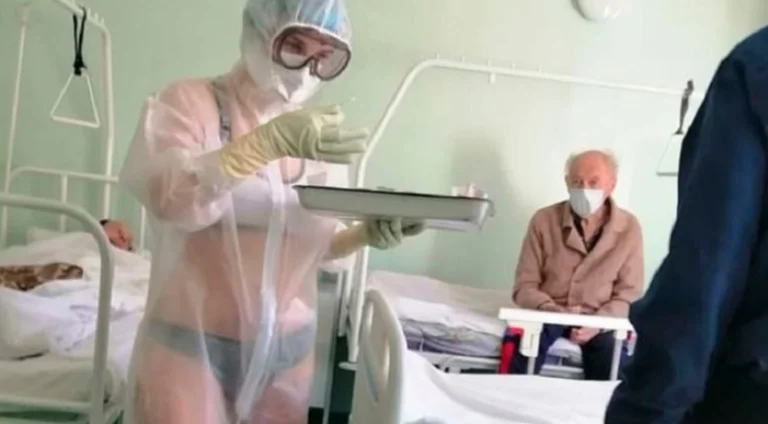 Coronavirus: L'infermiera è pazza in un ospedale in Russia