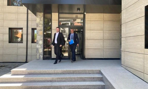 Ducha LDK para VV: Sólo respetan la decisión constitucional cuando está a su favor