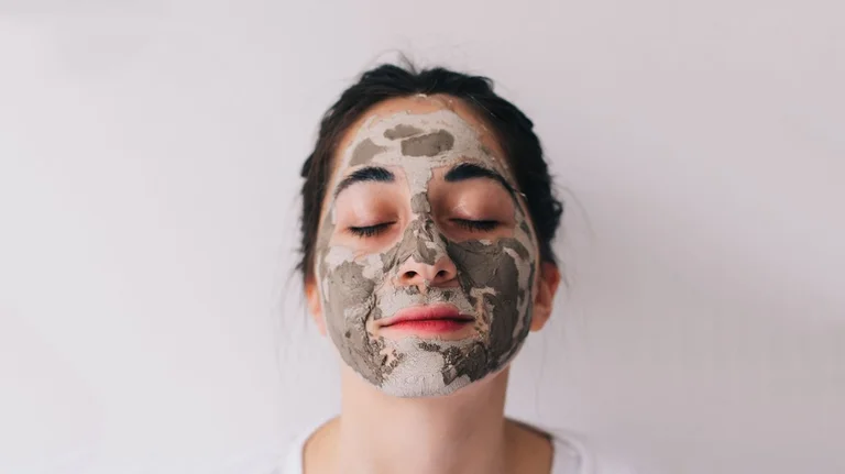 Los ingredientes que nunca debe poner en sus máscaras para la piel bajo condiciones domésticas, según dermatólogos