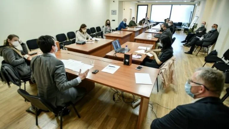 Aceptarán la decisión constitucional si no encajan, hablen por VV