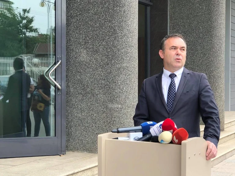 Rexhep Selimi Beschwerde: LDK mit Partnern hält das Parlament Geisel