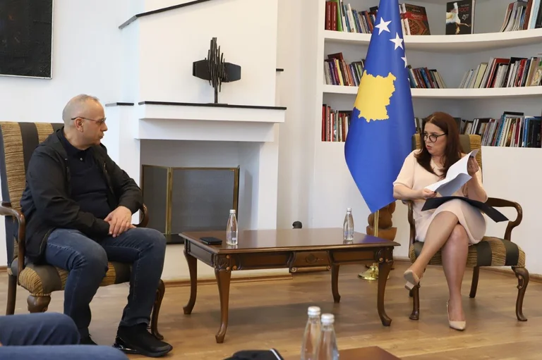 Confermato: Lo sviluppo della gara di calcio consentito in Kosovo