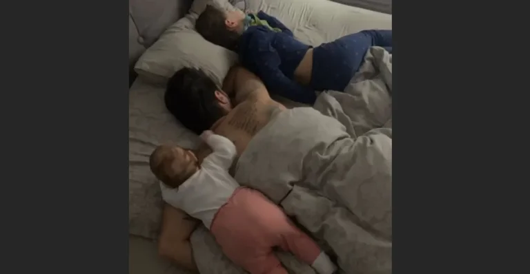 A devoted father like Cana, mails with children in bed. They love him very much.