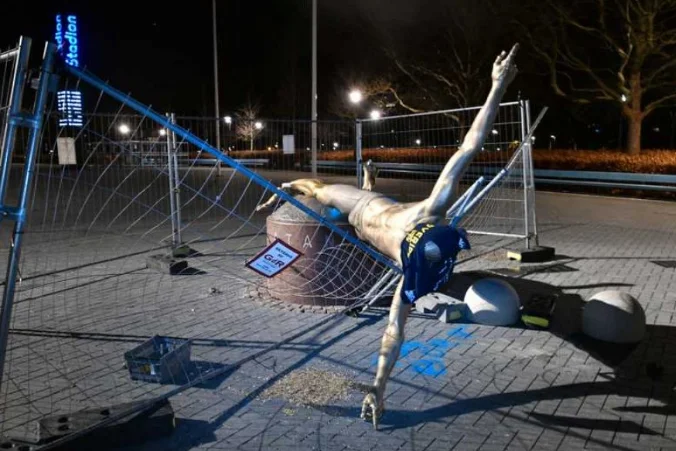 Die rücksichtslose Zerstörung von Ibrahimovic-Statu-Diskussion in Schweden soll eine neue Statue bauen