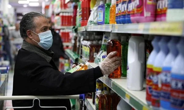 O B SH: Nessuna prova è stata trovata che il Coronavius si diffonde attraverso il contatto con le cose
