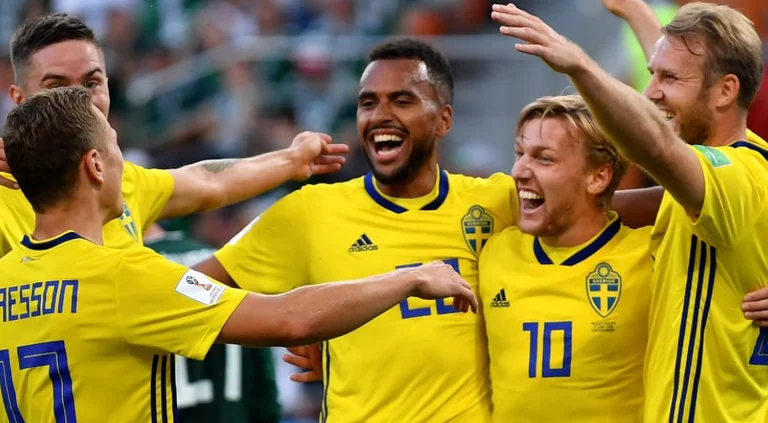 I club svedesi contro il divieto di calcio: “Permetteteci di esercitare la nostra professione