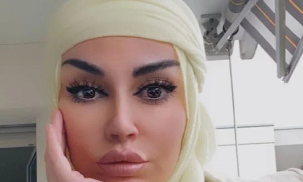 Shknjaje Mujaj wiped out provocative photos, devoted whole to religion