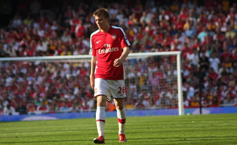 Ancien assaillant d'Arsenal avec des histoires sombres sur le jeu du destin: “Quand j'avais 19 ans, j'ai perdu près de 6 millions d'euros au poker”