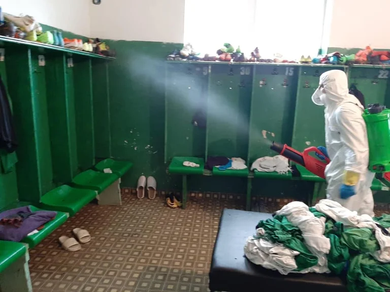 Superleague club disinfetta i locali prima che il campionato riprende