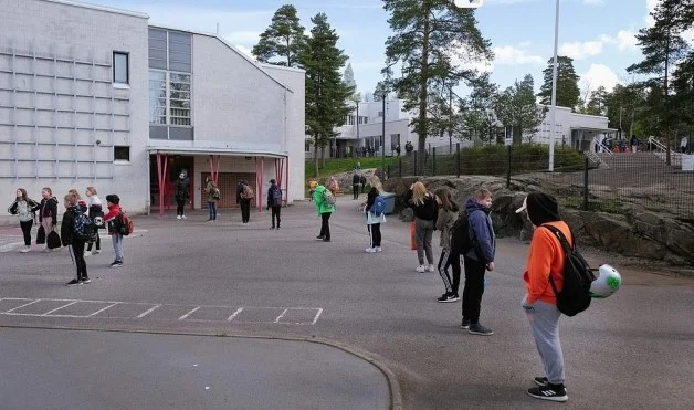 Finlandia, los estudiantes vuelven a la escuela