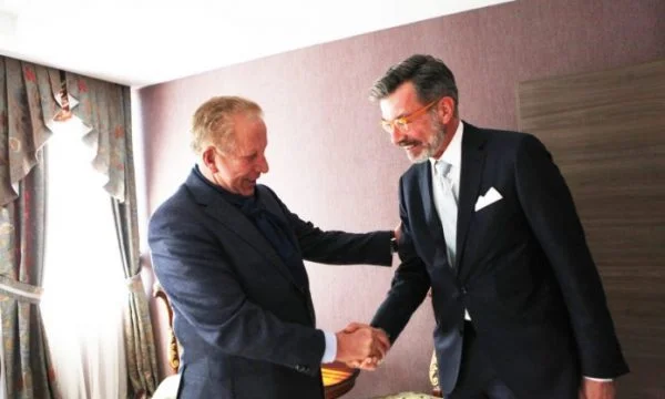 Clash Visa, l'ambassadeur allemand revient à Pacolli