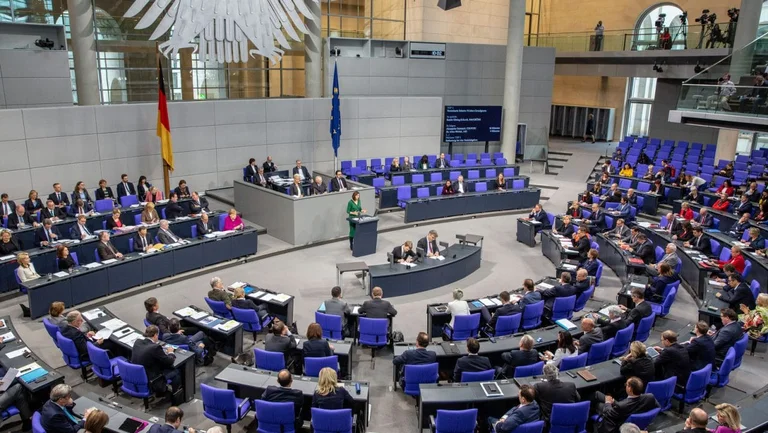German Bundestag debates Kosovo, declared against change of borders