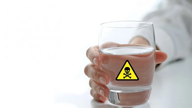 mineral Mineralwasser trinken: Mehr Schaden als Vorteile!