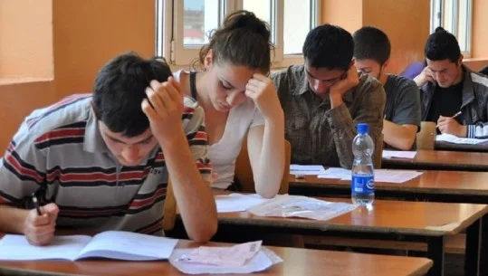 Hykmete Bajrami shows how the Matura Test will be held
