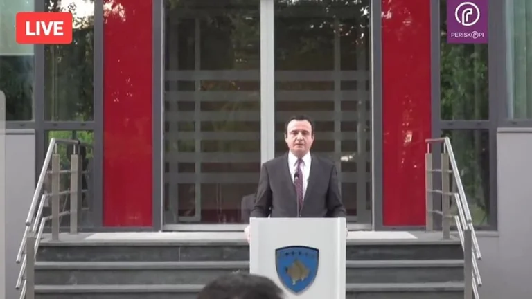 Kurt for the collection of VV militants in the square: You should ask Vlora Hadhammight.