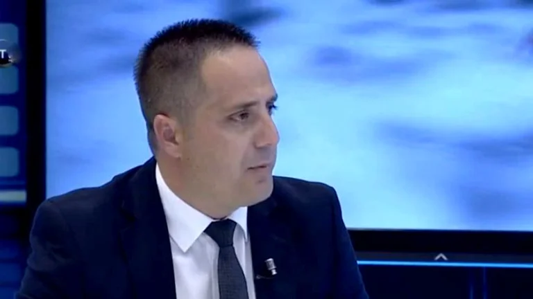 Driton Selmanaj séia non menziona né il nome Vjosa Osmani: non voglio affrontarlo.