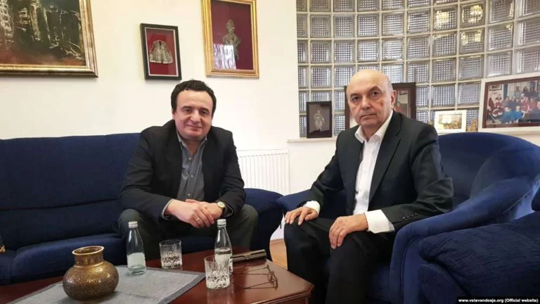 Express: Kurti deceived with the interpretation of the Constitution, there is no “construction” and “destructive” for motion