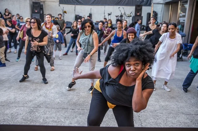 Gicaj Talllett de LDK : Notre groupe jeunesse peut organiser une telle danse