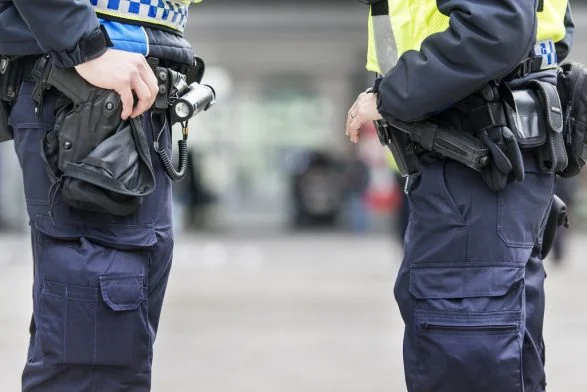Kosovar as a false cop takes 15,000 francs from Swiss old lady “to save”