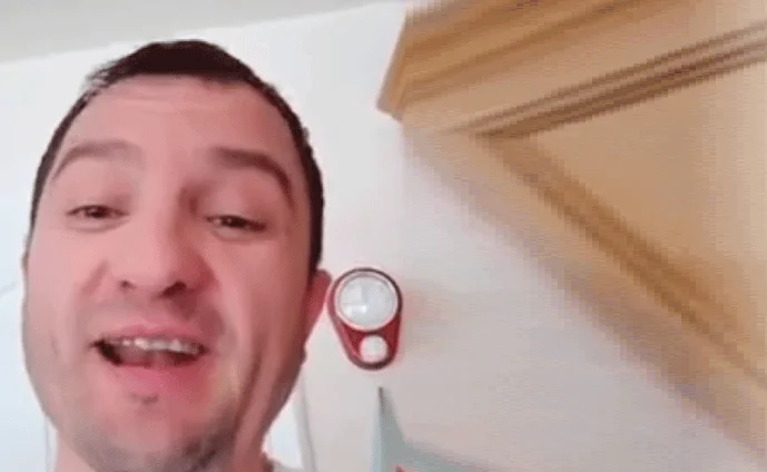 Radical catholique albanais avec autre vidéo contre Kosovars insultes Adam Jashar image