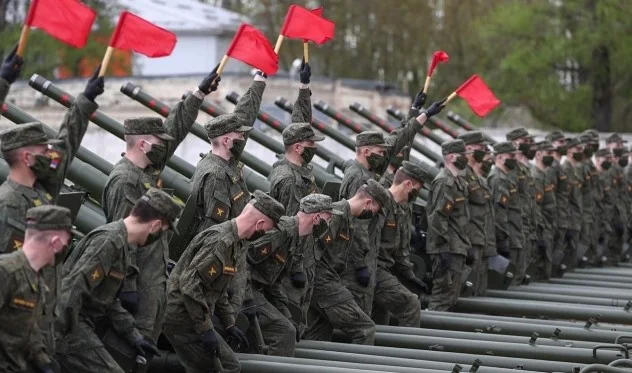 400 russische militärische Schrauben, die koronariert sind