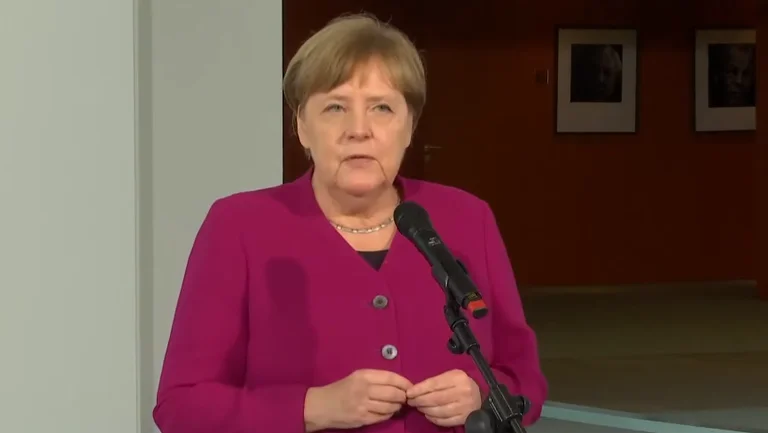 Merkel parle brièvement avec les Allemands : Dans la vidéo 90 - deuxième, expliquez les mesures