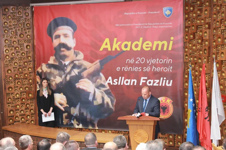 Ladrovci: Septiembre del héroe Aslan Fazliu pronto tendrá lugar