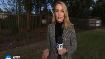 Le journaliste explose des pantalons pendant la transmission en direct