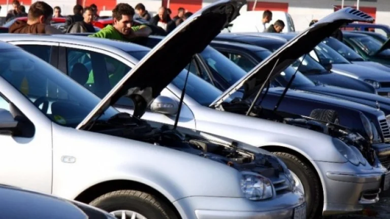 Centri di registrazione auto aperti