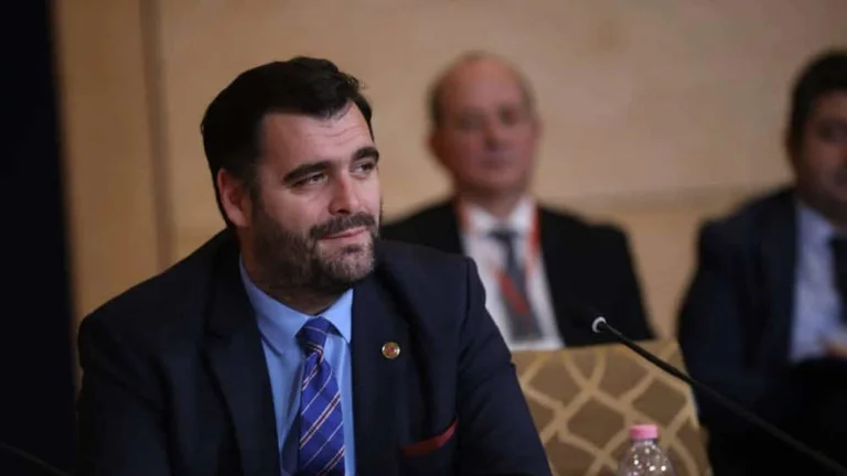 Ragmi Mustafa sucht aus Kosovo zu '%' auch über Grenzen mit Serbien