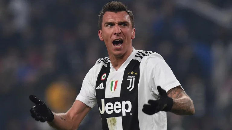 Después de un año en Asia, Mandzukic vuelve a Europa