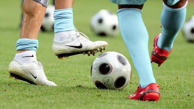 Renowned European club in difficult economic situation, with 250m euros in debt, risks surrender