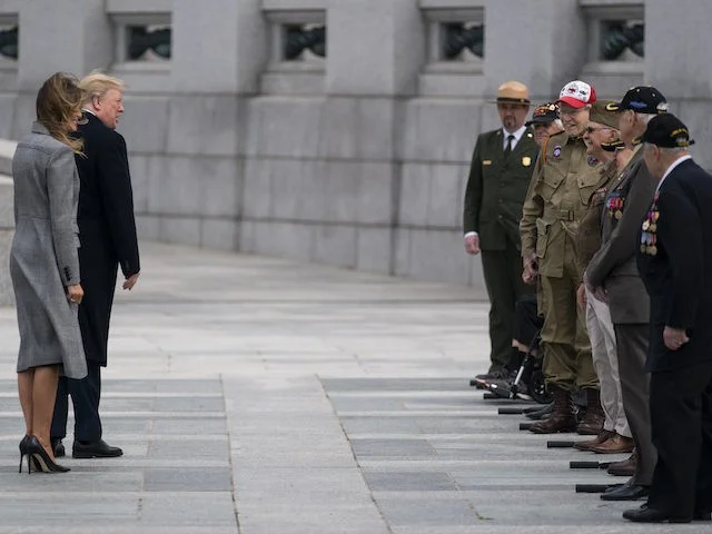 La étrange raison pour laquelle Trump n'a pas porté de masque lors d'une réunion avec des vétérans.