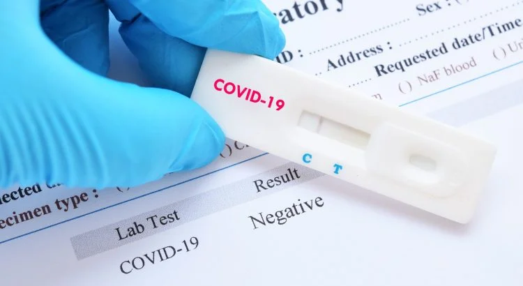 Ein privates Labor in Pristina führt illegale Tests für Coronavirus durch