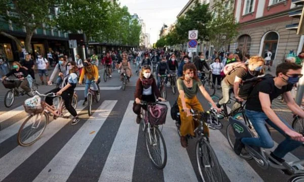 Contro le misure governative slovene