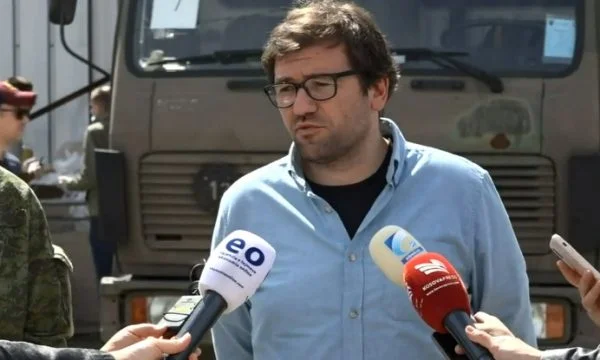 La quota di pacchetti alimentari continua per le famiglie bisognose nel capitale