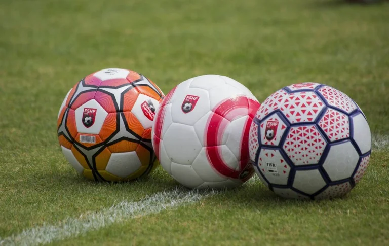 match tous les trois jours, rencontres de Coupe avec une rencontre: La possibilité de restaurer le football