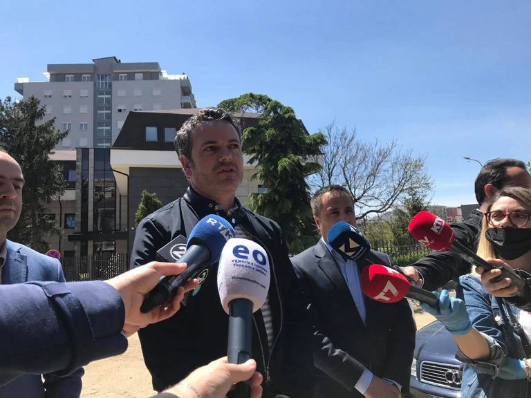 LDK aborda la Constitución para la adopción de medidas provisionales, plan rector listo