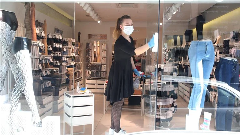 From May 11th to Albania, shopping centres, wigs and dental clinics open