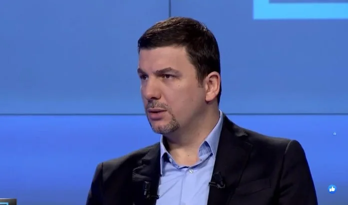 Krasniqi pour la déclaration de Kurti que les élections du 14 juin peuvent avoir lieu: Il y a une blague.
