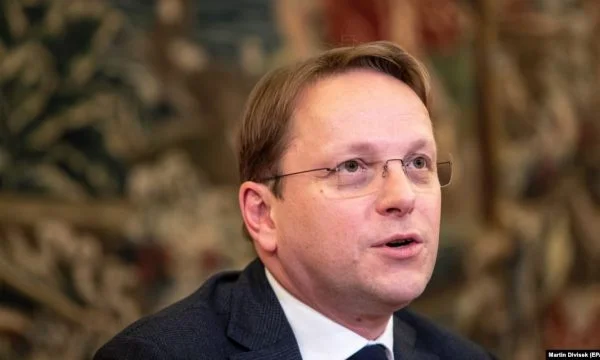 EU Enlargement Commissioner: Kosovo finds quick solution for stable government