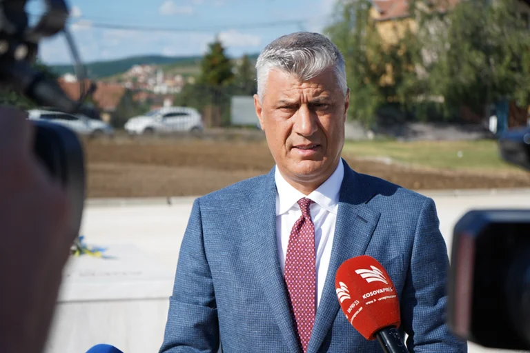 Thaci celebra una conferencia de prensa pronto