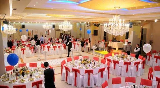 ¿Devuelves el dinero que Kosovars pagó por la reserva de la boda?