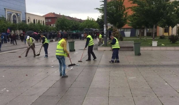 Cleanup companies warn protest