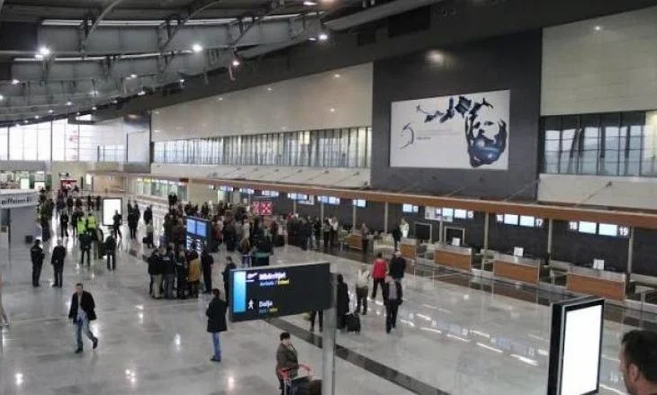 Mbërrijnë udhëtarët nga Dyseldorfi, do të izolohen për 14 ditë