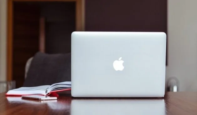 Apple reopens shops